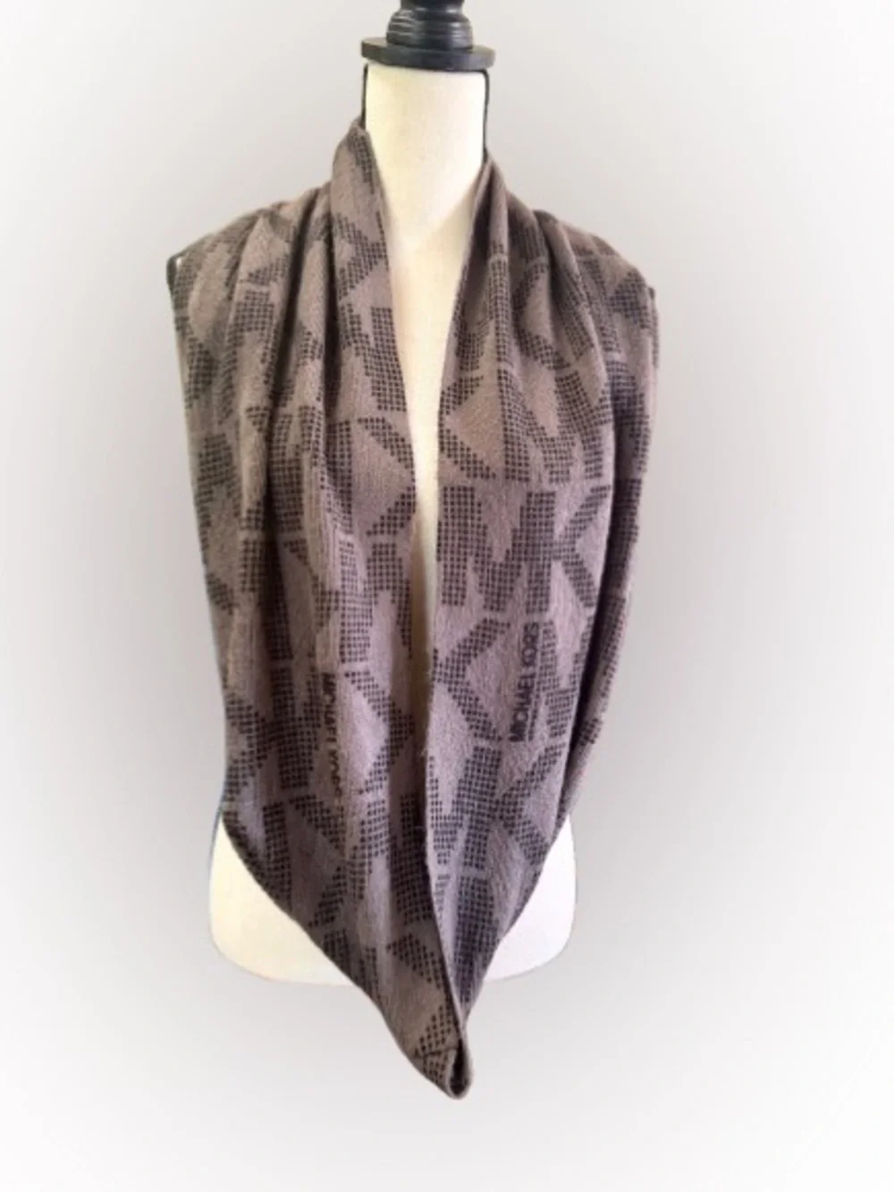 Michael Kors MK Logo Infinity Scarf Taupe Gray Knit Monogram Soft Lightweight